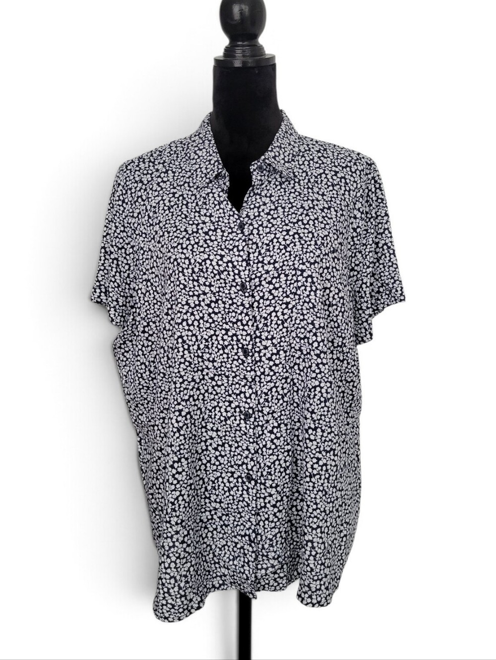 croft & barrow Navy and White Short Sleeve Printed Button-Down Camp Shirt